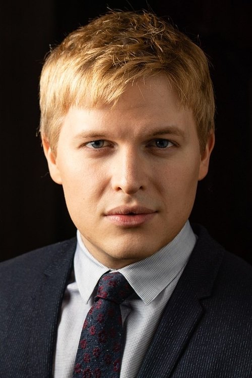 Ronan Farrow profile photo
