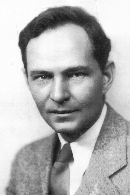 Earle Hodgins as Circus Barker (uncredited)