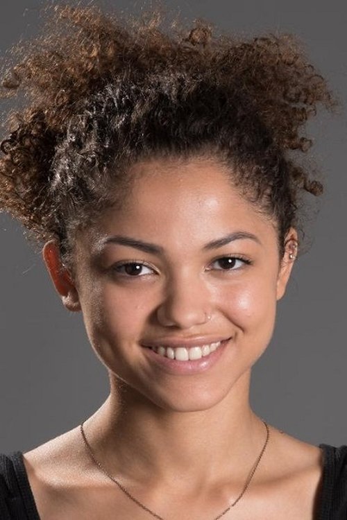 Serena Posadino as Goldie