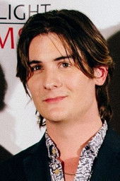 Tim Wade as Glen Craven