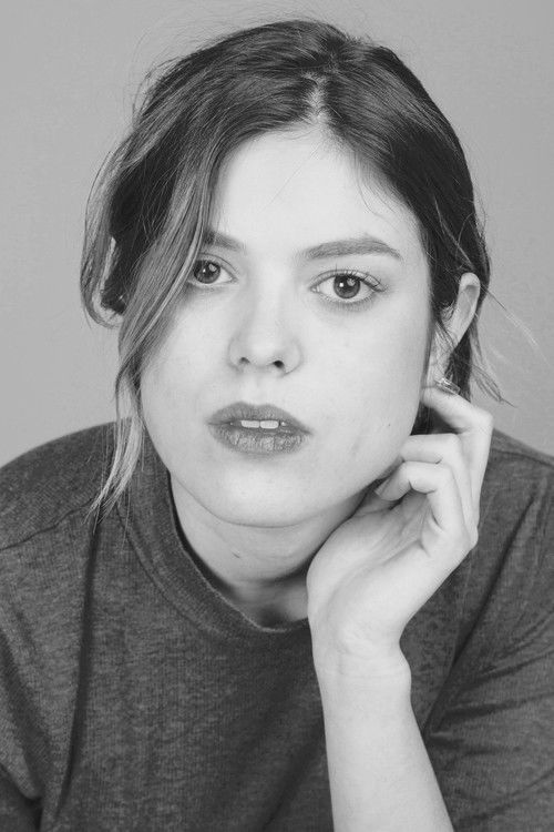 Elsa Léviant as Jess