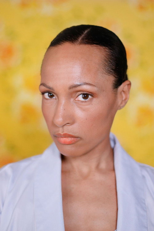 Karen Chika Gjølmesli as Ingrid Aasen