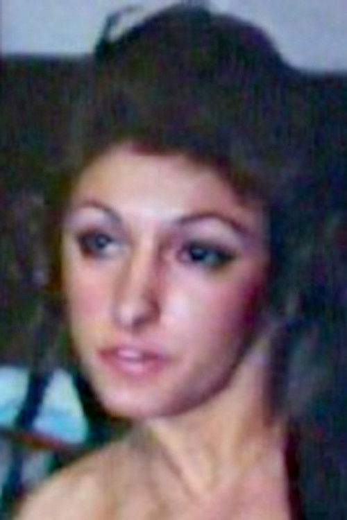 Katia Mara as Rhoda Roomie