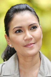 Rebecca Tumewu as Dini