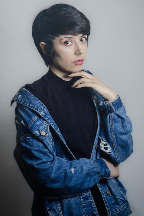 Andrea Ozuljevich as Ruth