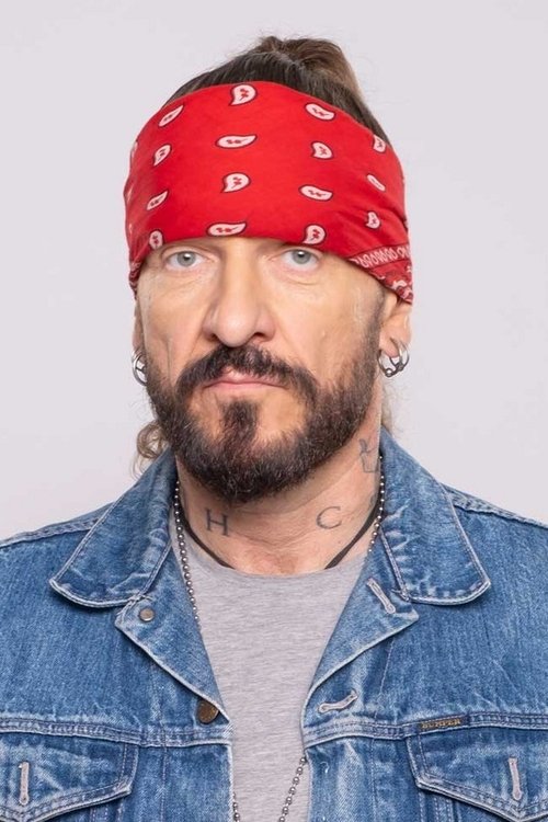 Zolee 'Döglégy' Ganxsta as Lajcsika