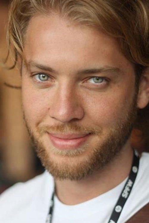 Daniel Alfaya as Guilherme