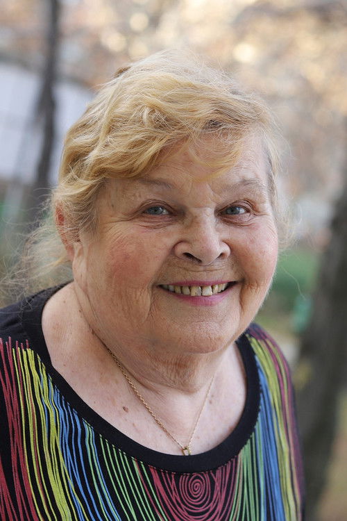 Ivanka Devátá as Míla