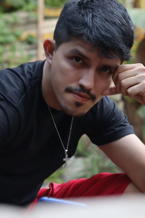 Thiago Alencar as Edgar