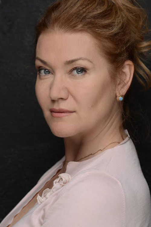 Юлия Либет as 