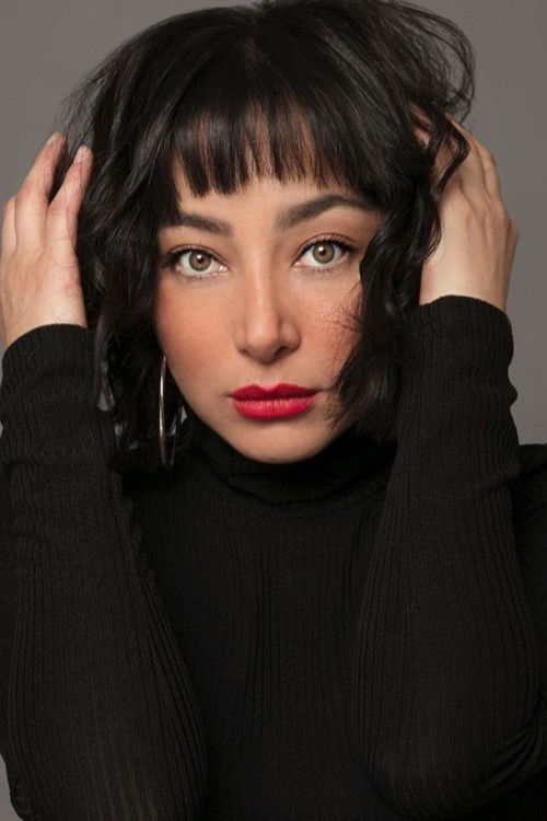 Analucia Santibañez as La Tarotista (Voz)