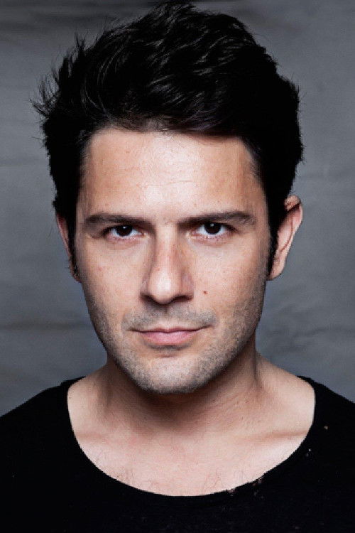 Kenan Ece as Onur Adaman