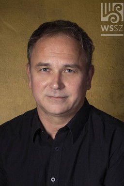 Róbert Gábor as Orvos