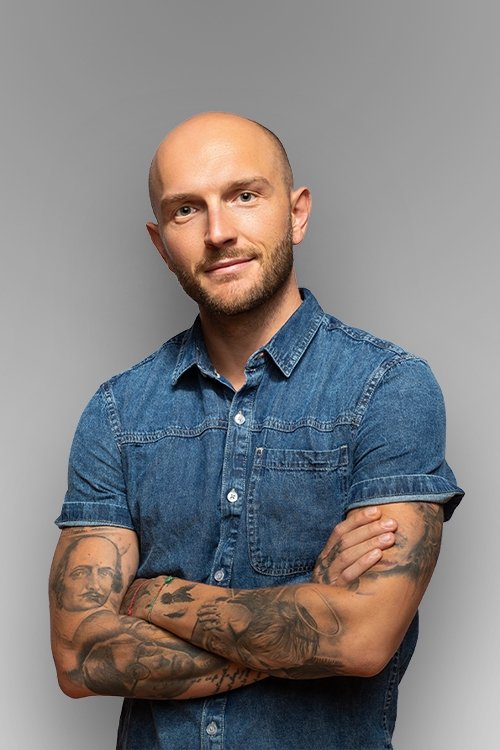 Cătălin Bordea as Johnny Balta