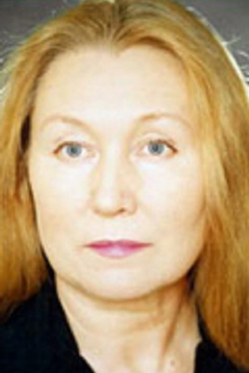 Lyudmila Egorova as Svetlana (uncredited)