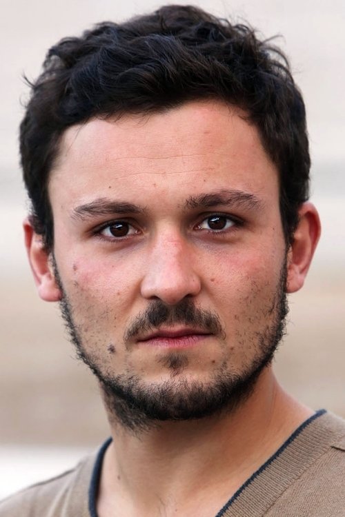 Louka Petit-Taborelli as Flo