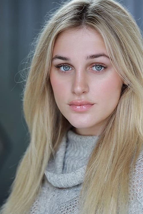 Madi Monroe as Amy Maxwell