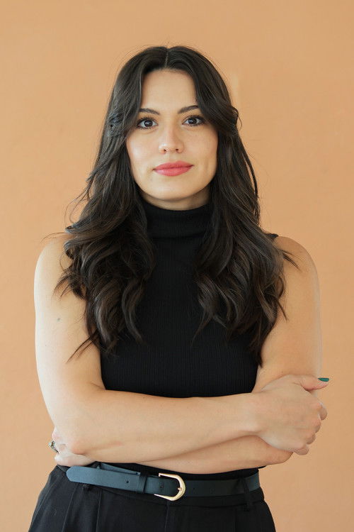 Patty Corres as Annie