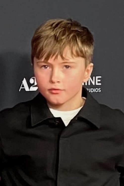 Luis Noah Witte as Hans Höss