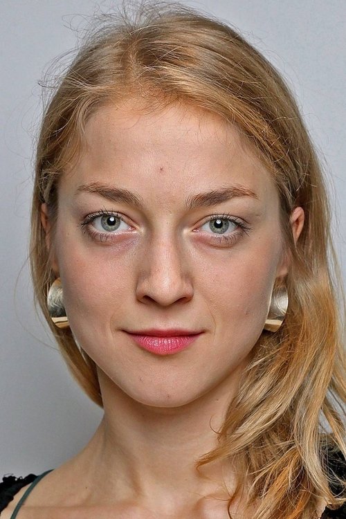 Astrid Grarup Elbo as Polly