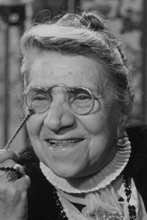 Amalia Pellegrini as Nannina (uncredited)