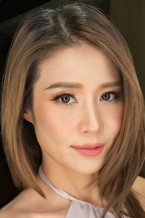 Kornpassorn Ratanameathanont as Sue's Mother