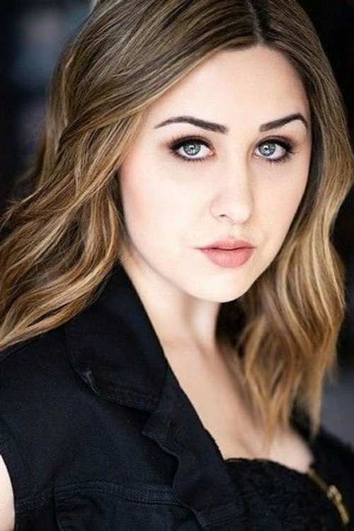 Chrissy Marie as Lynn