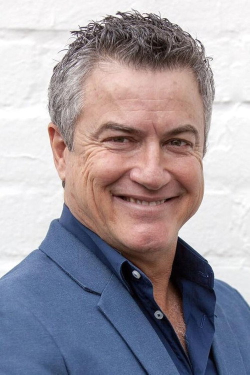 Iran Mello as Faustino, o Repórter