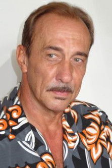 Andreas Natsios as Vassilis