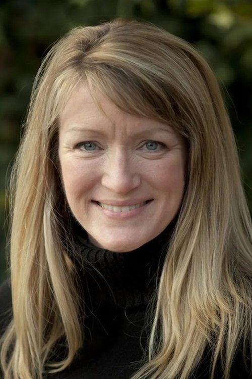 Jodie Mcmullen as Cassie