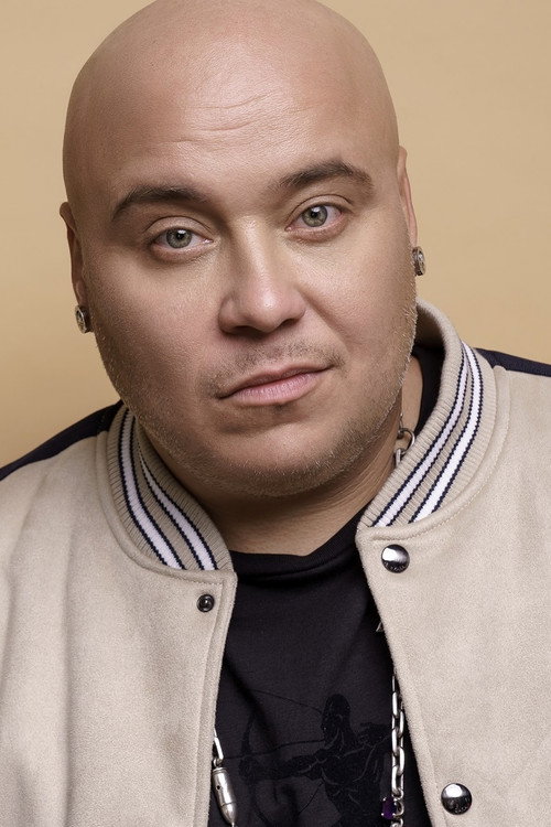 Aleksandr Breslavskiy as Self – Contestant