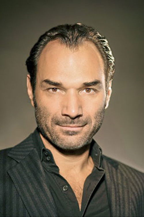 Nikolai Schukoff as Graf Tassilo