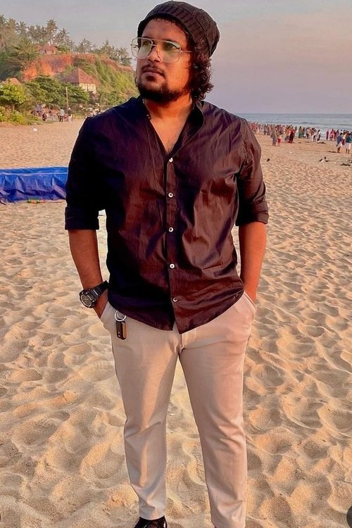 Allu Rinku as Syndicate Member