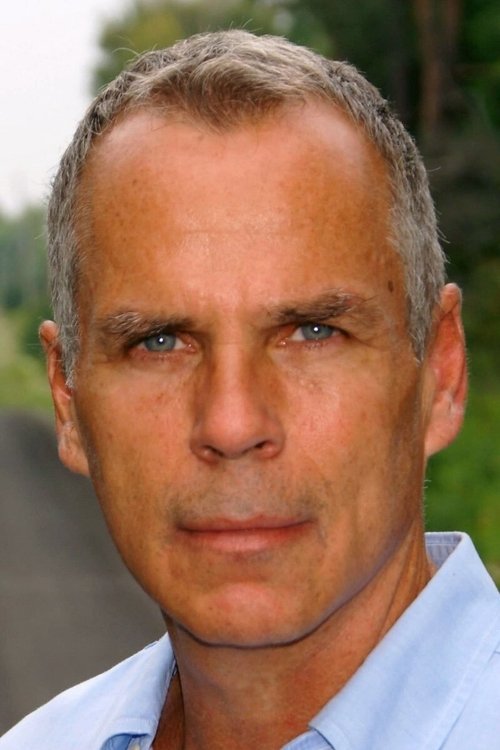 Rob Freeman as Robert Williams