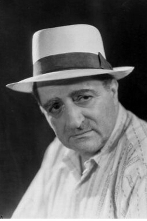 Henri Poupon as Le docteur Maulette