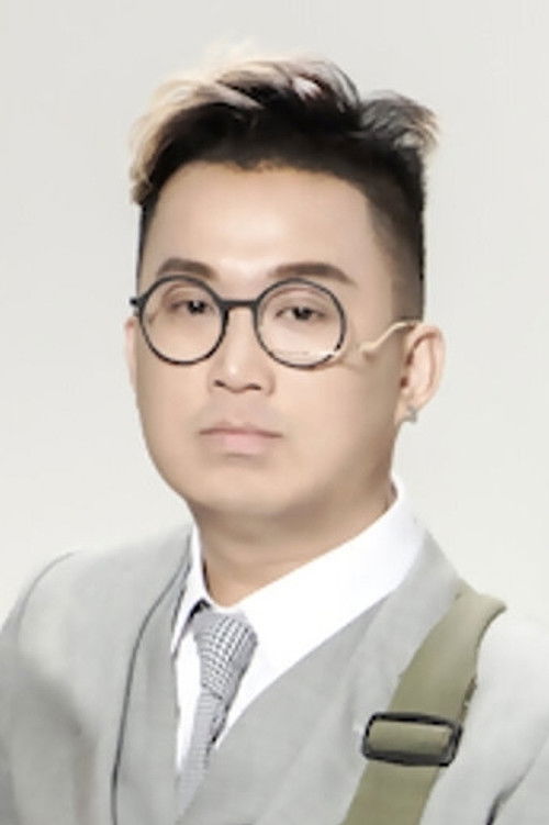 Siugwai as Guitarist/Pianoist