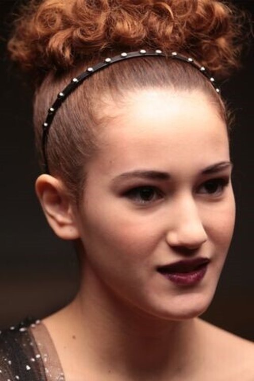 Thelma Doval as Johanna