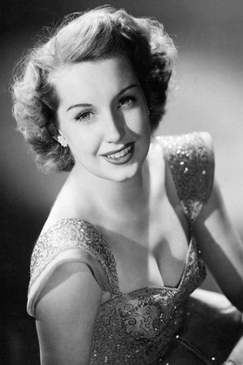 Martha Tilton as Singer