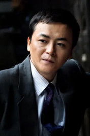 Xinyu Xu as Commander of the Third platoon