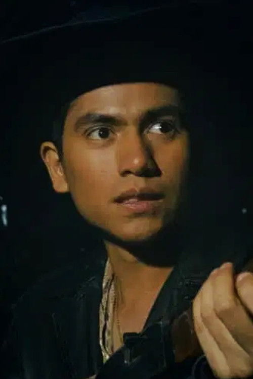 Sebastián Arizmendi as Mikey