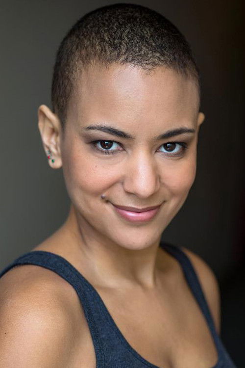 Élizabeth Anne as Lise Hérisson