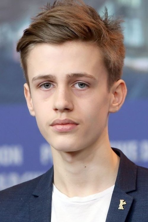 Jakob Lassalle as Phillip