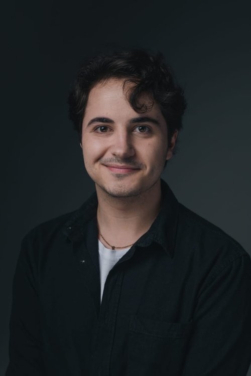 Bruno Germano as Rodrigo Escher