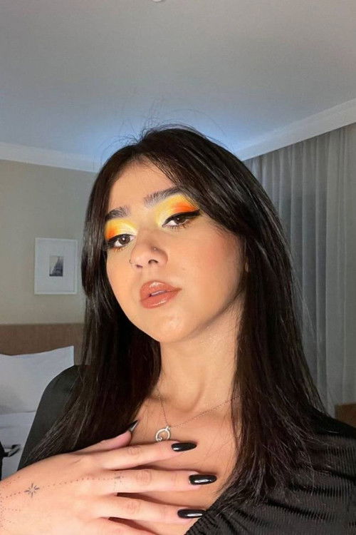 Beca Barreto as Bruna