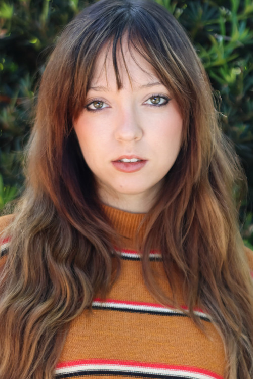 Caelan Callanan as Bella