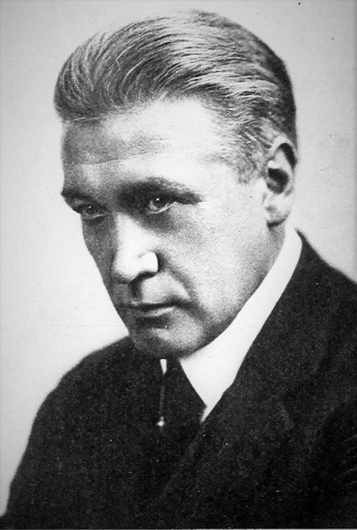 Bert Sprotte as Marshal