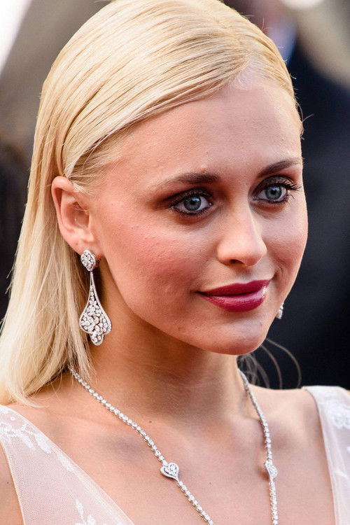 Lee Levi as Clara Rosenberg