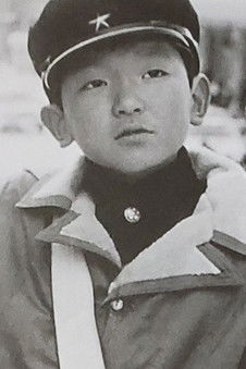 Tetsuo Abe as Boy