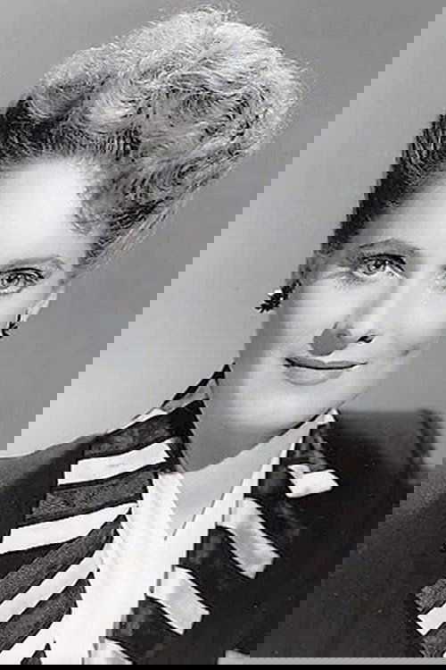 Stephanie Bachelor as Elaine