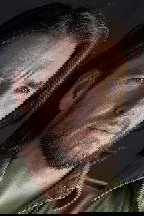 Anthony J. Sharpe as Austin Benton